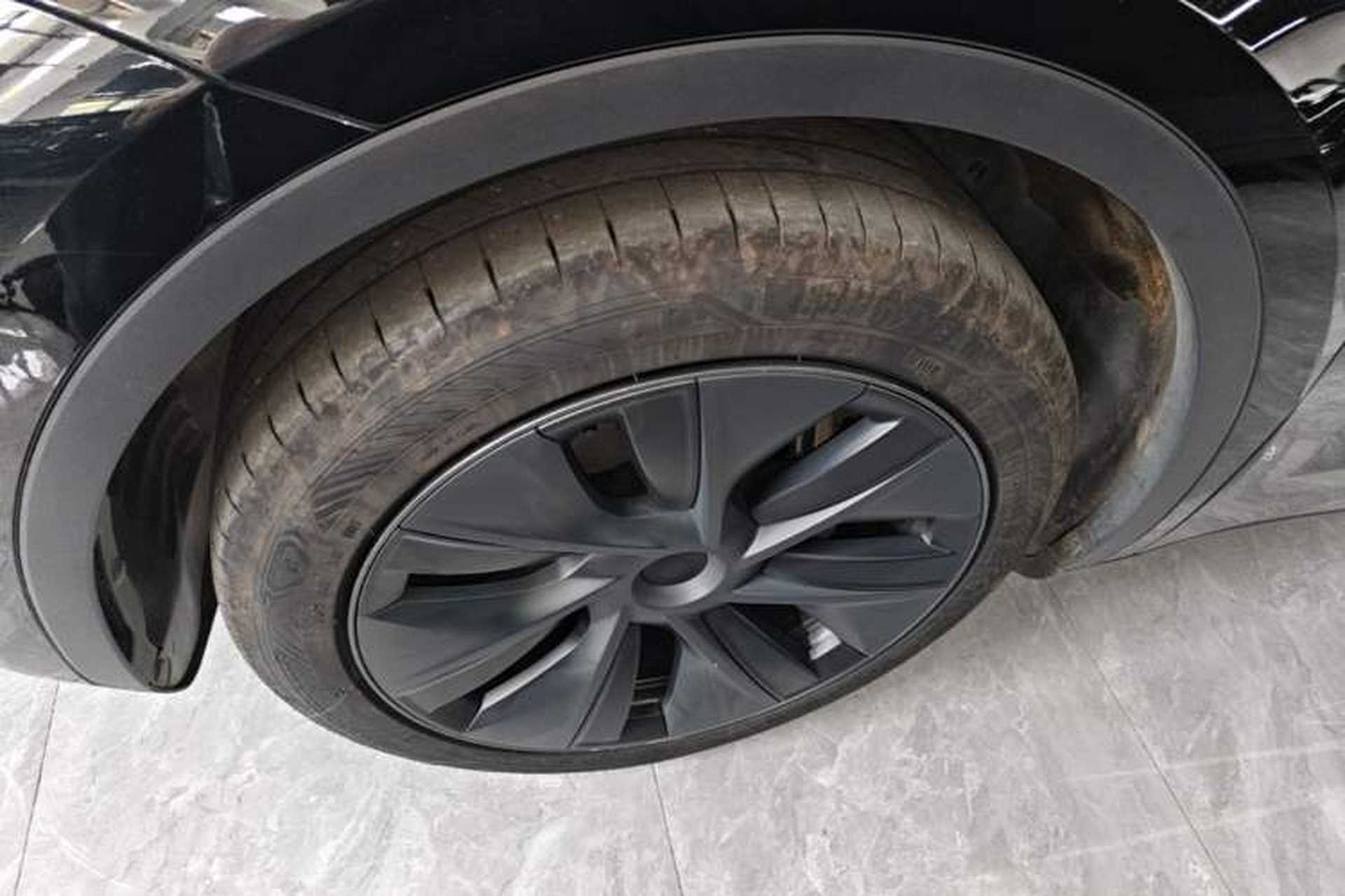 Used Tesla Model Y 2023 Rear-Wheel-Drive Version Left Front Wheel Hub