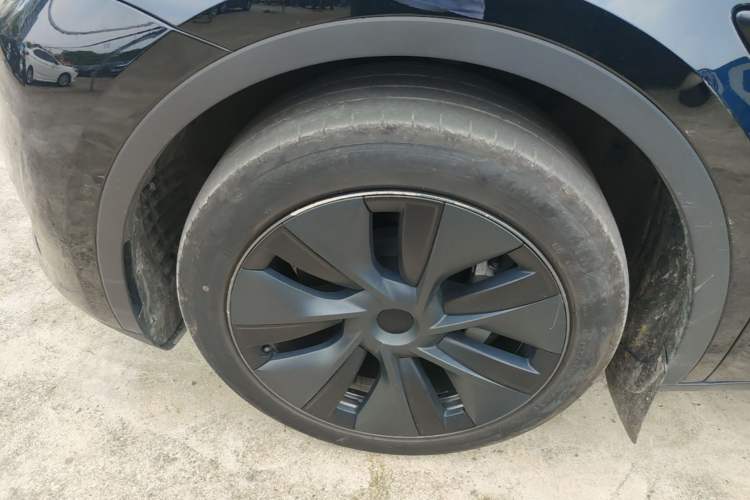 Used Tesla Model Y 2023 Rear-Wheel-Drive Version Left Front Wheel Hub