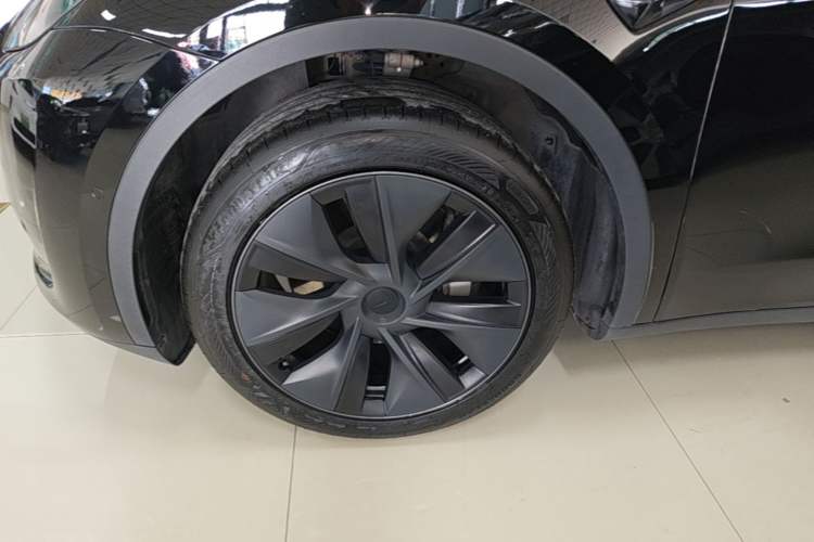 Used Tesla Model Y 2023 Rear-Wheel-Drive Version Left Front Wheel Hub