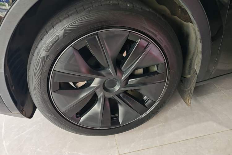 Used Tesla Model Y 2023 Rear-Wheel-Drive Version Left Front Wheel Hub