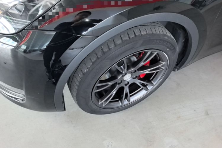 Used Tesla Model Y 2023 Long-Range All-Wheel-Drive Version Left Front Wheel Hub