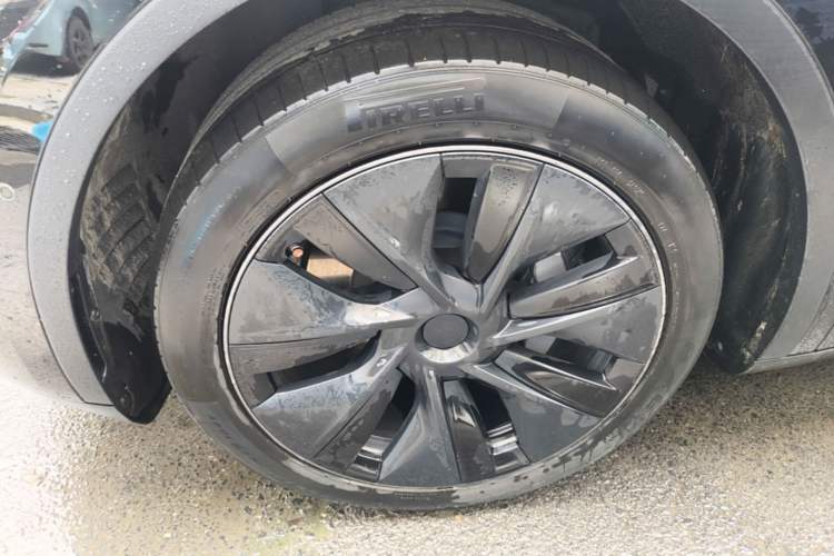 Used Tesla Model Y 2023 Rear-Wheel-Drive Version Left Front Wheel Hub