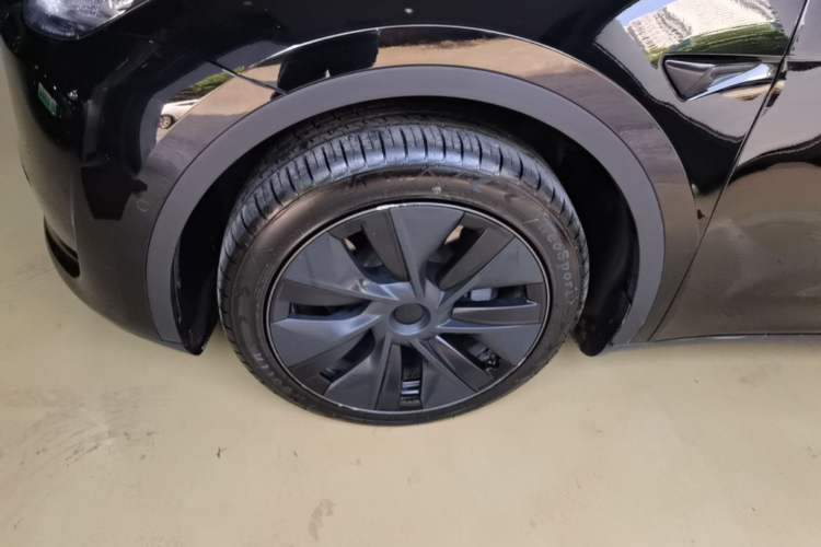 Used Tesla Model Y 2023 Rear-Wheel-Drive Version Left Front Wheel Hub