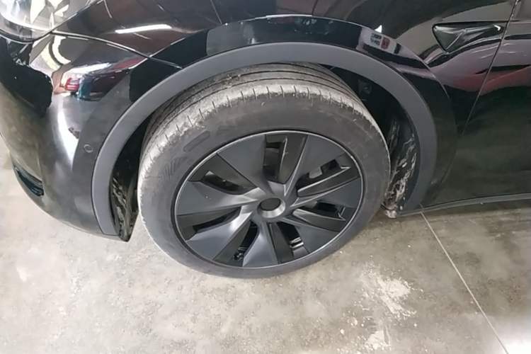 Used Tesla Model Y 2023 Rear-Wheel-Drive Version Left Front Wheel Hub