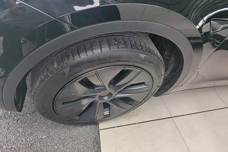 Used Tesla Model Y 2023 Rear-Wheel-Drive Version Left Front Wheel Hub