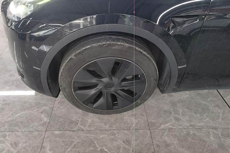 Used Tesla Model Y 2023 Rear-Wheel-Drive Version Left Front Wheel Hub