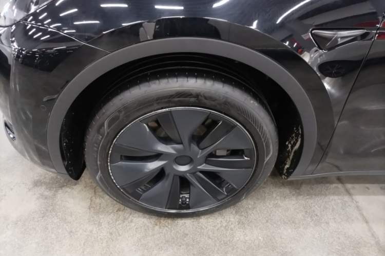 Used Tesla Model Y 2023 Rear-Wheel-Drive Version Left Front Wheel Hub
