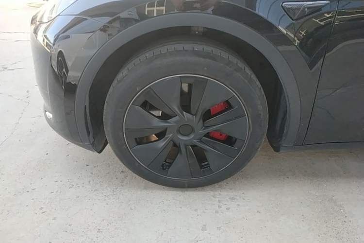 Used Tesla Model Y 2023 Rear-Wheel-Drive Version Left Front Wheel Hub