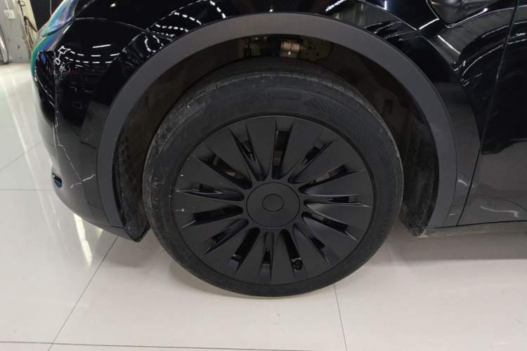 Used Tesla Model Y 2023 Rear-Wheel-Drive Version Left Front Wheel Hub