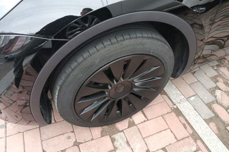 Used Tesla Model Y 2023 Rear-Wheel-Drive Version Left Front Wheel Hub
