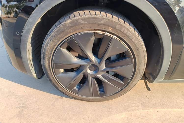 Used Tesla Model Y 2023 Rear-Wheel-Drive Version Left Front Wheel Hub