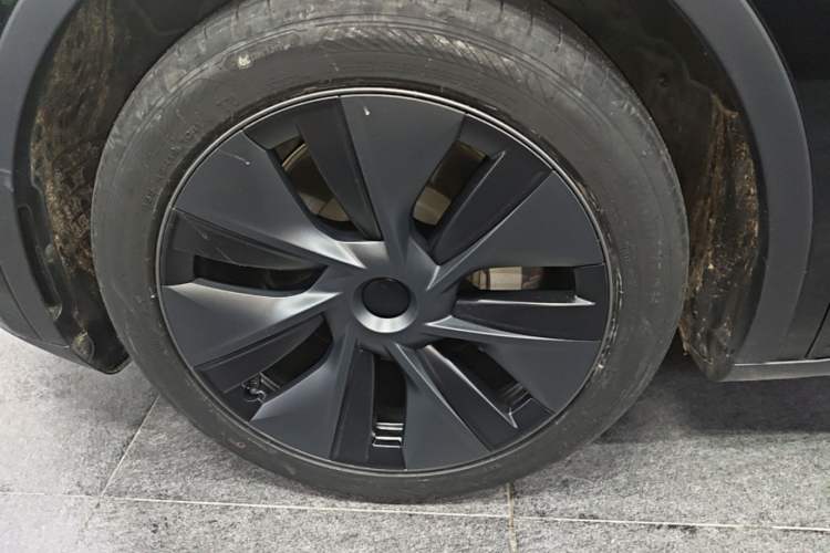 Used Tesla Model Y 2023 Rear-Wheel-Drive Version Left Front Wheel Hub