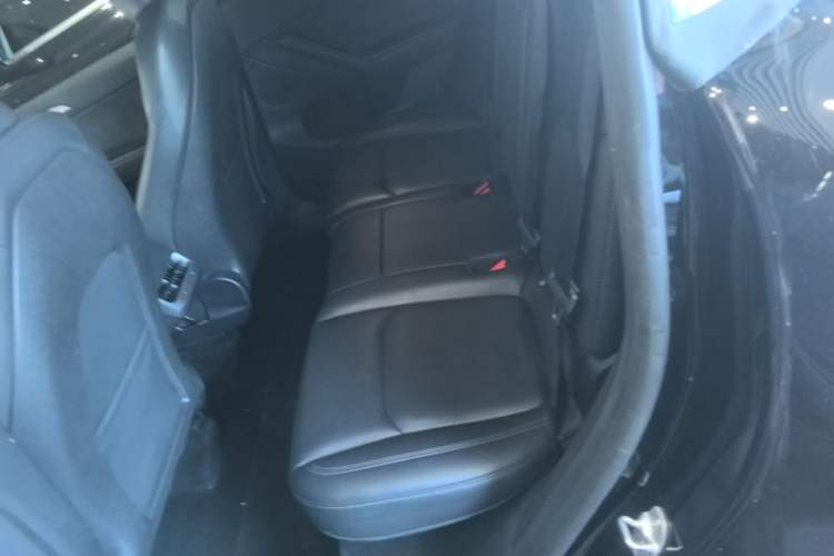 Used Tesla Model Y 2023 Long-Range All-Wheel-Drive Version Left Rear Seat