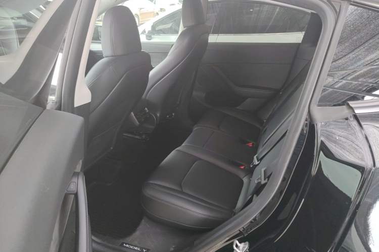 Used Tesla Model Y 2023 Rear-Wheel-Drive Version Left Rear Seat