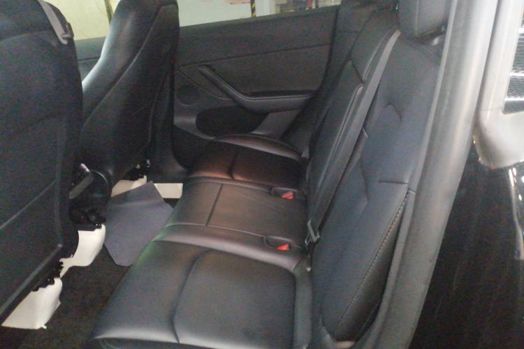 Used Tesla Model Y 2023 Long-Range All-Wheel-Drive Version Left Rear Seat