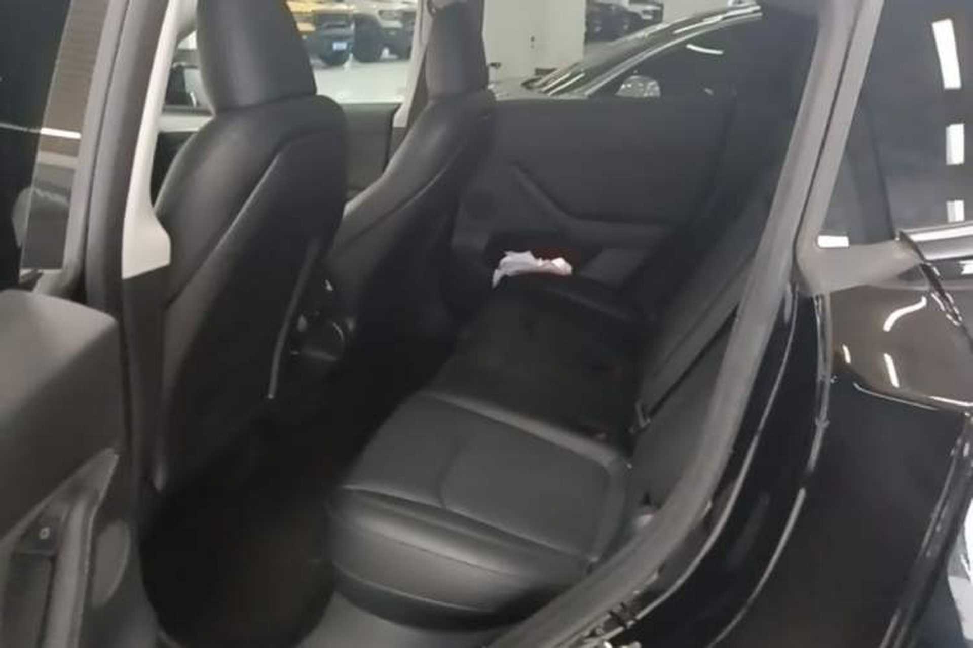 Used Tesla Model Y 2023 Long-Range All-Wheel-Drive Version Left Rear Seat