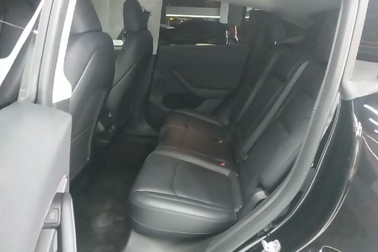 Used Tesla Model Y 2023 Rear-Wheel-Drive Version Left Rear Seat