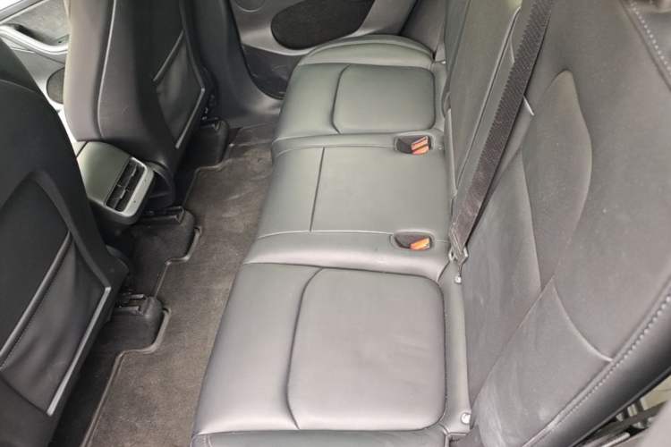 Used Tesla Model Y 2023 Rear-Wheel-Drive Version Left Rear Seat