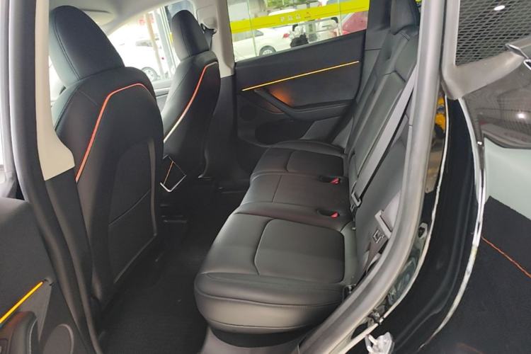 Used Tesla Model Y 2023 Long-Range All-Wheel-Drive Version Left Rear Seat