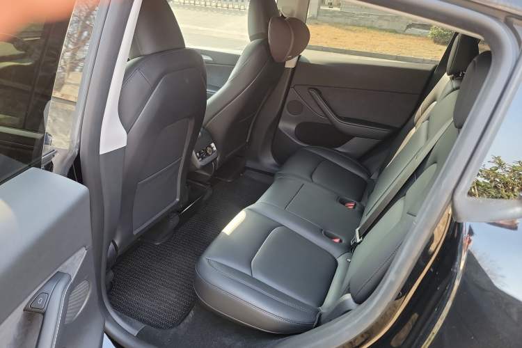 Used Tesla Model Y 2023 Rear-Wheel-Drive Version Left Rear Seat