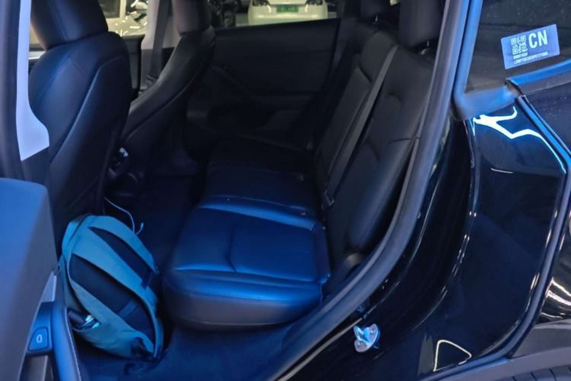 Used Tesla Model Y 2023 Long-Range All-Wheel-Drive Version Left Rear Seat