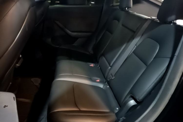 Used Tesla Model Y 2023 Long-Range All-Wheel-Drive Version Left Rear Seat