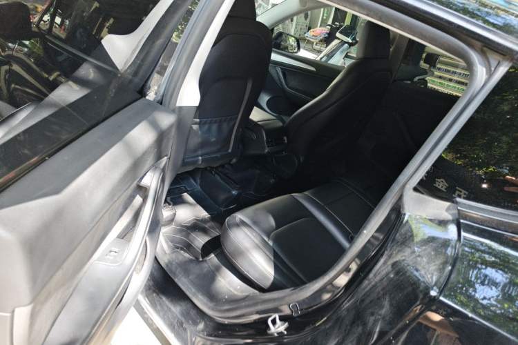 Used Tesla Model Y 2023 Rear-Wheel-Drive Version Left Rear Seat