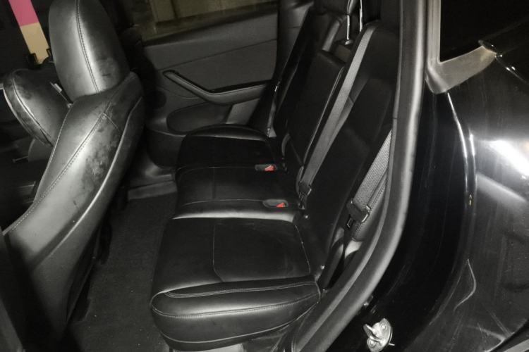 Used Tesla Model Y 2023 Long-Range All-Wheel-Drive Version Left Rear Seat
