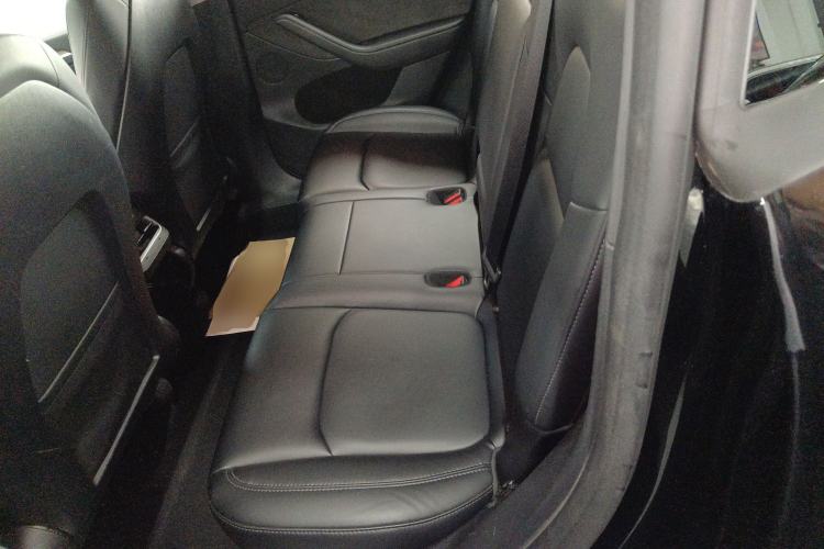 Used Tesla Model Y 2023 Long-Range All-Wheel-Drive Version Left Rear Seat