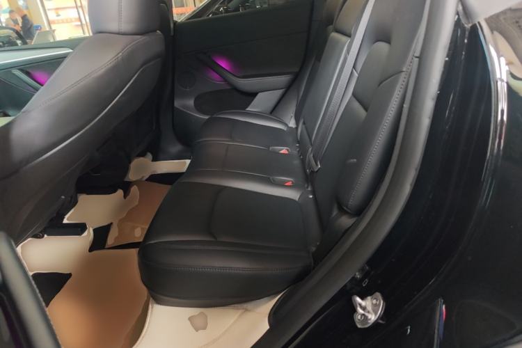 Used Tesla Model Y 2023 Long-Range All-Wheel-Drive Version Left Rear Seat