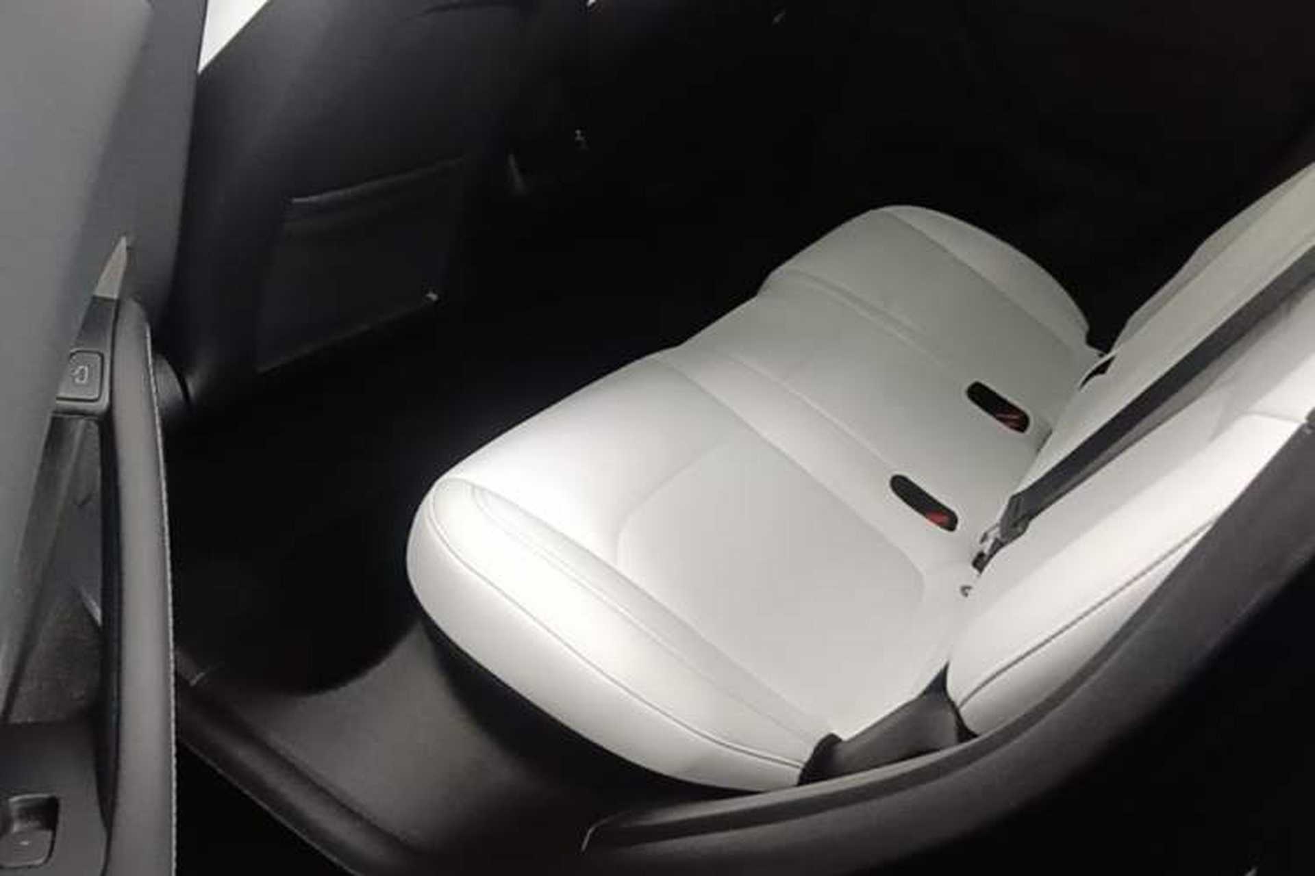 Used Tesla Model Y 2023 Long-Range All-Wheel-Drive Version Left Rear Seat