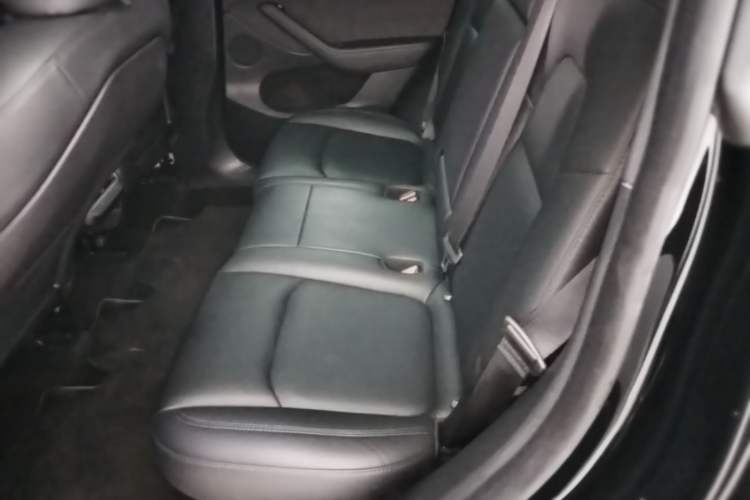 Used Tesla Model Y 2023 Rear-Wheel-Drive Version Left Rear Seat