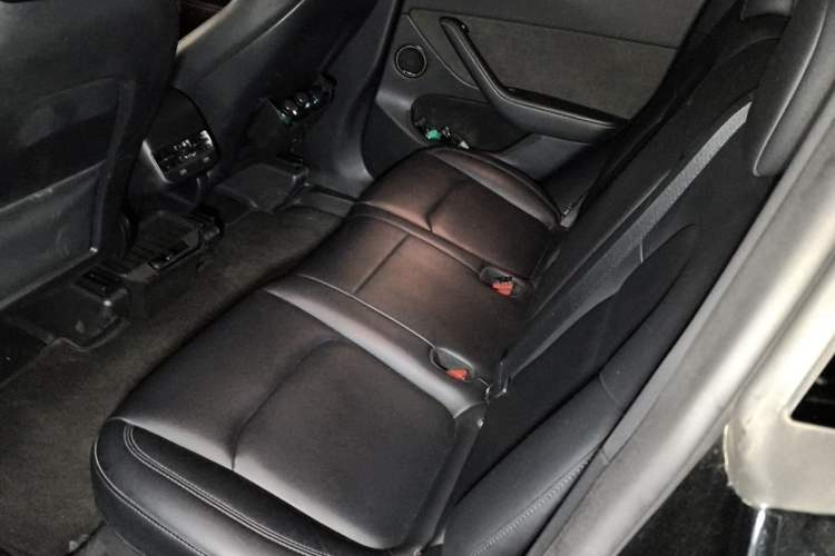 Used Tesla Model Y 2023 Rear-Wheel-Drive Version Left Rear Seat