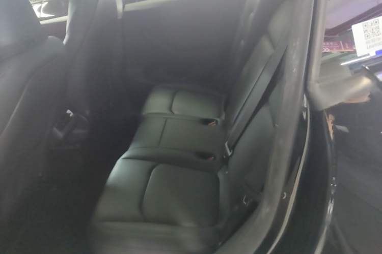 Used Tesla Model Y 2023 Rear-Wheel-Drive Version Left Rear Seat