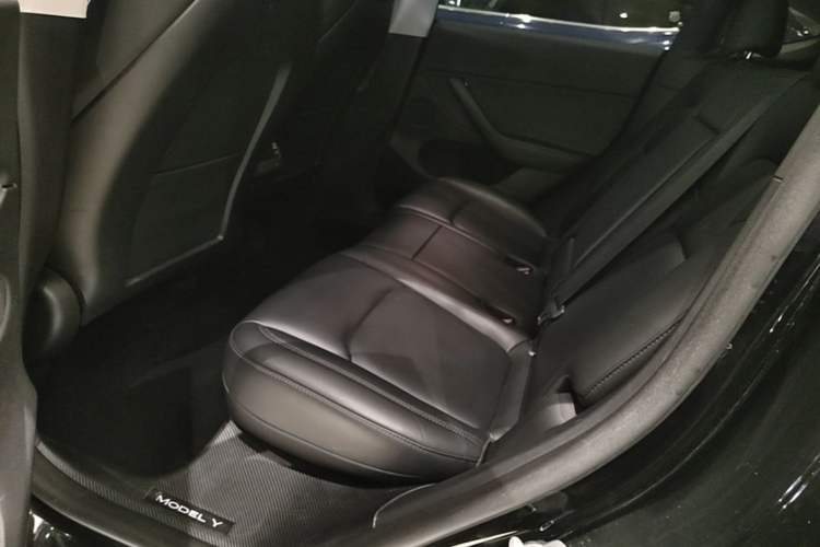 Used Tesla Model Y 2023 Rear-Wheel-Drive Version Left Rear Seat