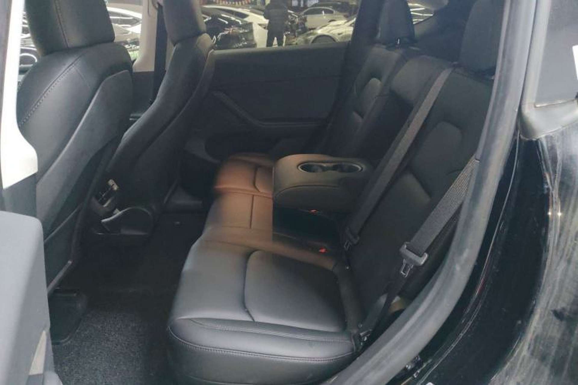 Used Tesla Model Y 2023 Long-Range All-Wheel-Drive Version Left Rear Seat