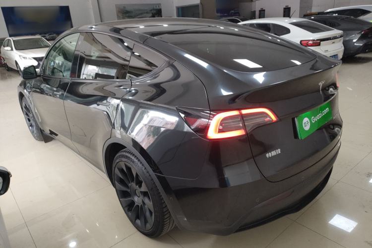 Used Tesla Model Y 2023 Rear-Wheel-Drive Version Left Side