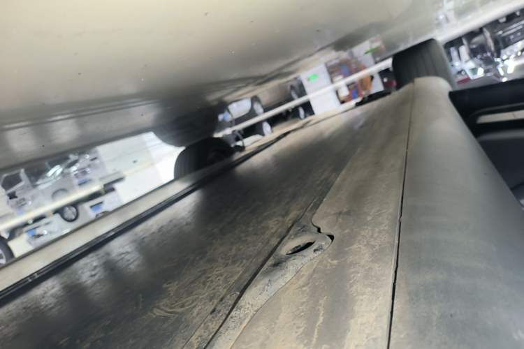 Used Tesla Model Y 2023 Rear-Wheel-Drive Version Left Side Sill