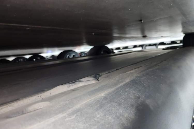Used Tesla Model Y 2023 Long-Range All-Wheel-Drive Version Left Side Sill