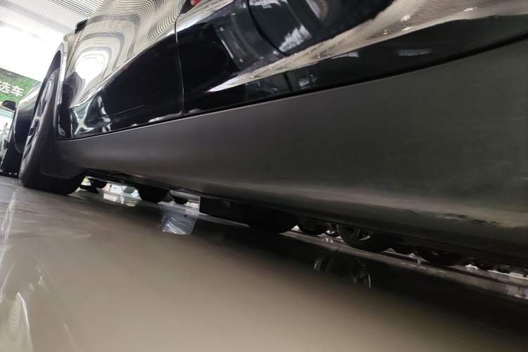 Used Tesla Model Y 2023 Rear-Wheel-Drive Version Left Side Sill