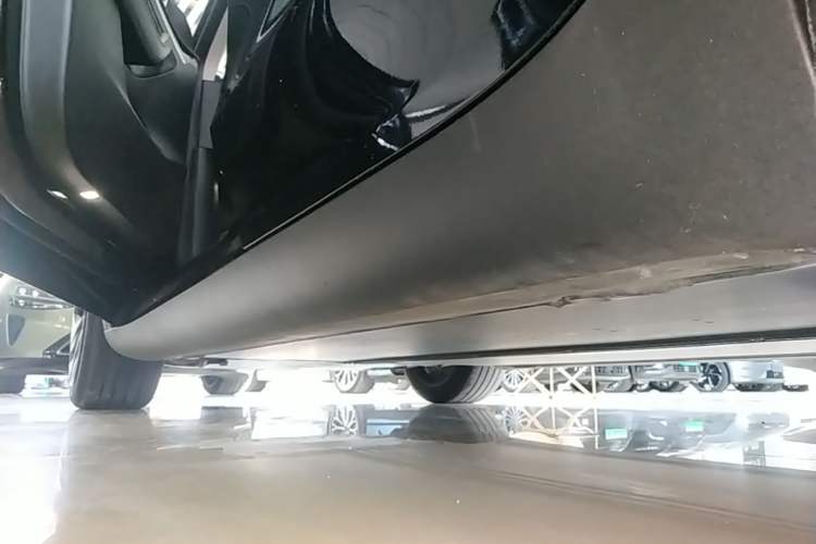 Used Tesla Model Y 2023 Rear-Wheel-Drive Version Left Side Sill