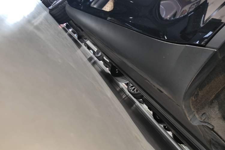 Used Tesla Model Y 2023 Rear-Wheel-Drive Version Left Side Sill