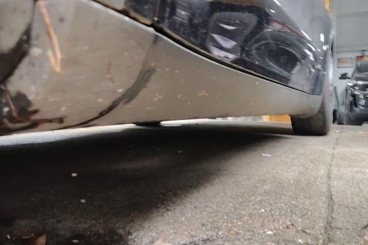 Used Tesla Model Y 2023 Rear-Wheel-Drive Version Left Side Sill