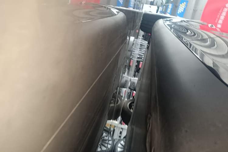 Used Tesla Model Y 2023 Rear-Wheel-Drive Version Left Side Sill