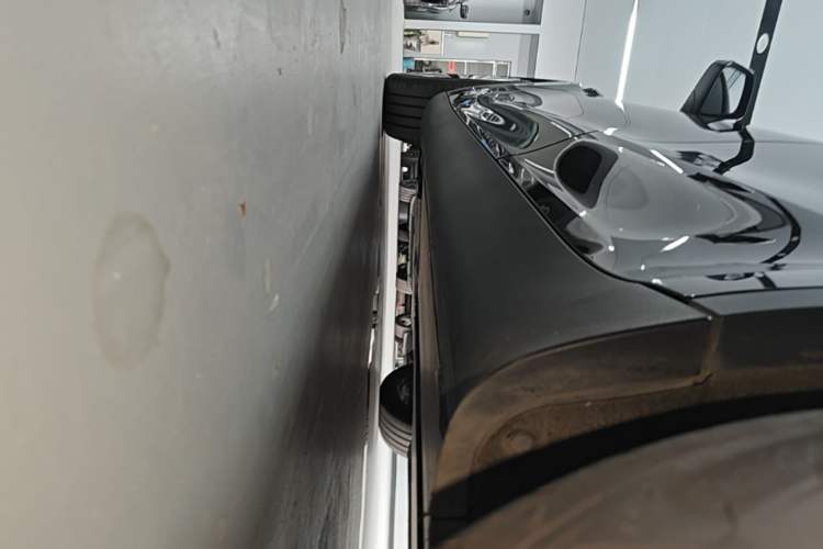 Used Tesla Model Y 2023 Rear-Wheel-Drive Version Left Side Sill