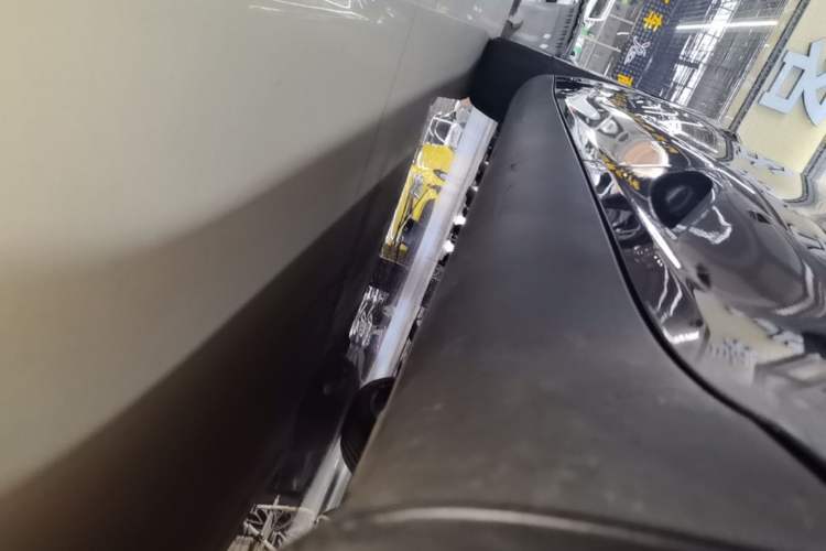 Used Tesla Model Y 2023 Long-Range All-Wheel-Drive Version Left Side Sill