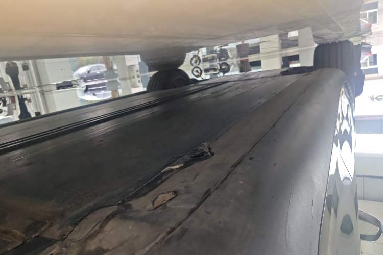 Used Tesla Model Y 2023 Long-Range All-Wheel-Drive Version Left Side Sill