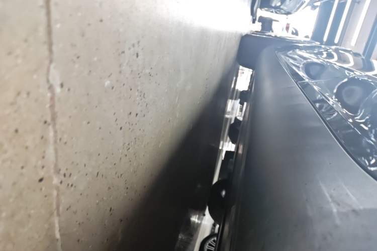 Used Tesla Model Y 2023 Rear-Wheel-Drive Version Left Side Sill