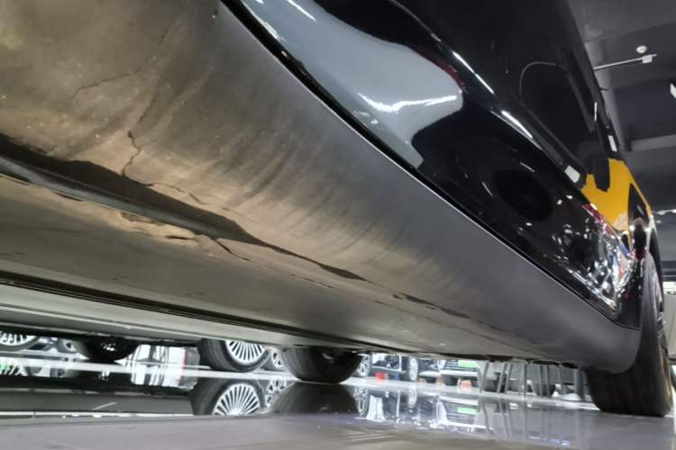 Used Tesla Model Y 2023 Rear-Wheel-Drive Version Left Side Sill
