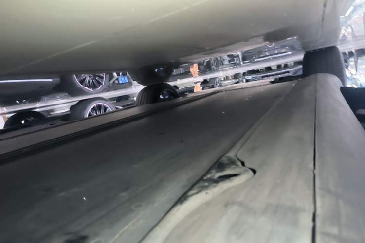 Used Tesla Model Y 2023 Rear-Wheel-Drive Version Left Side Sill
